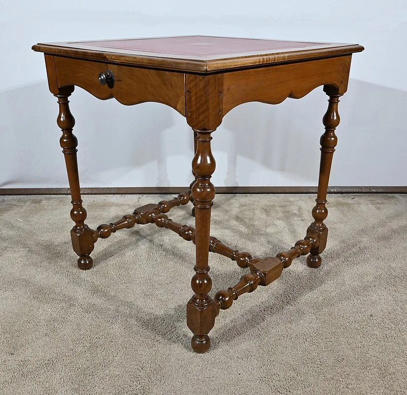 Petite Table en Noyer massif, style Louis XIII / Louis XIV - Début XIXe