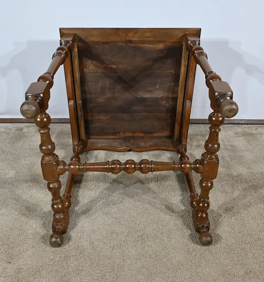 SCHREIBTISCH IM LOUIS XIII-STIL