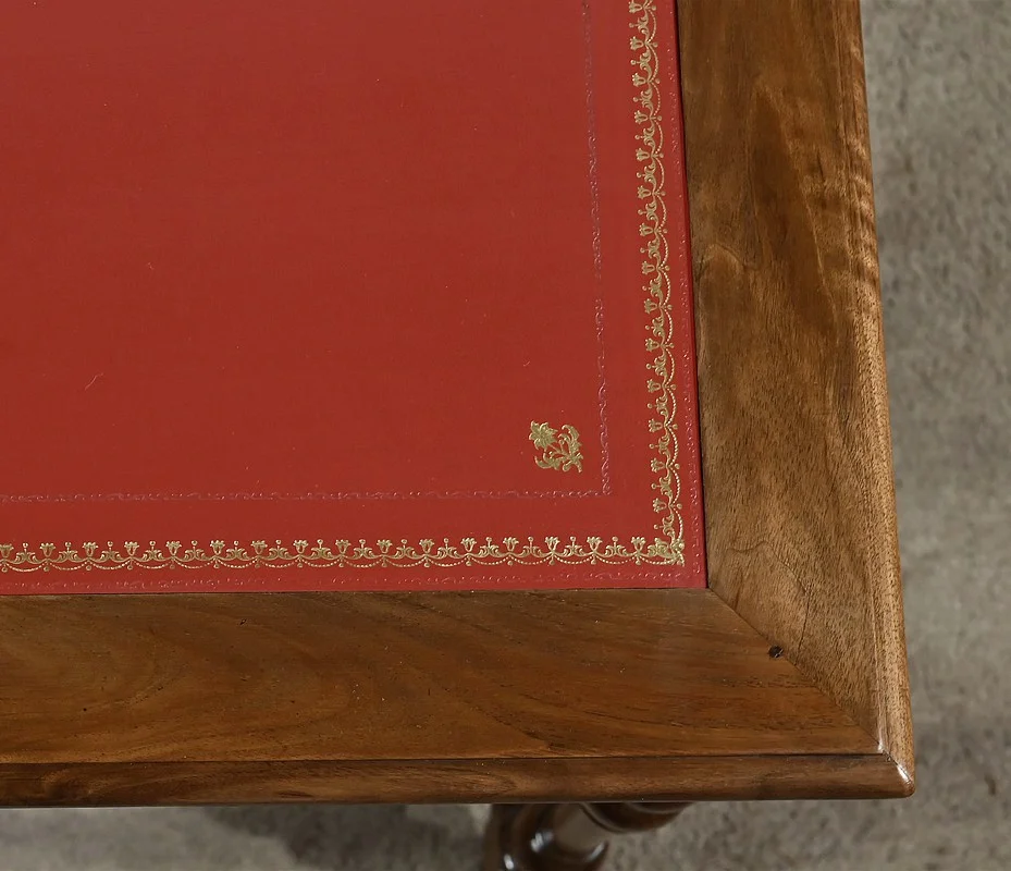 Petite Table en Noyer massif, style Louis XIII / Louis XIV - Début XIXe
