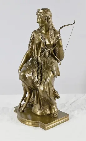 青铜雕像，署名 PEIFFER