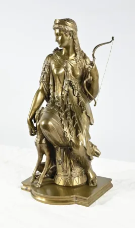 青铜雕像，署名 PEIFFER