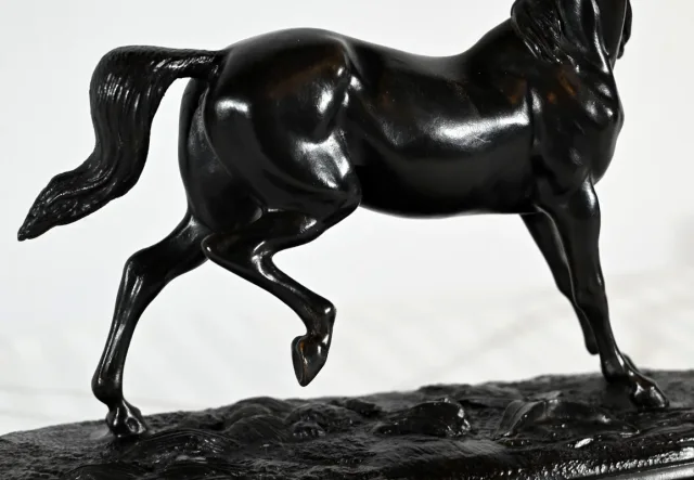 Cheval en Régule sur Socle Bois – Début XXe