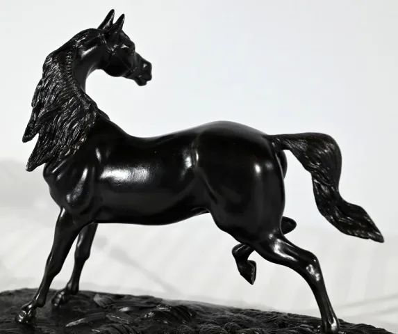 Cheval en Régule sur Socle Bois – Début XXe