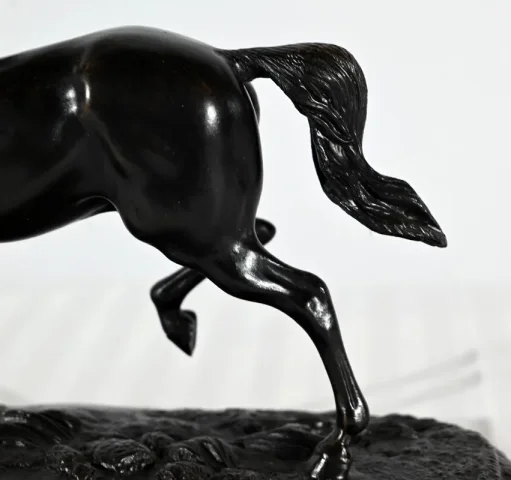 Cheval en Régule sur Socle Bois – Début XXe