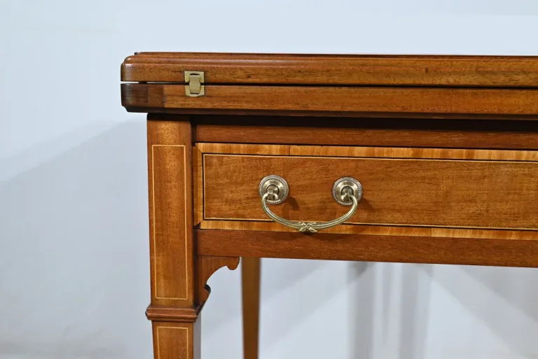 Table à Jeux, dite Mouchoir, en Acajou Blond - 1930