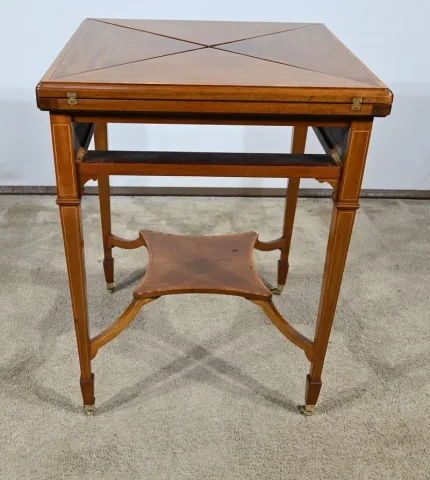 ENVELOPE CARD TABLE