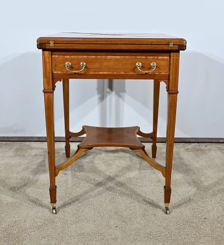 ENVELOPE CARD TABLE