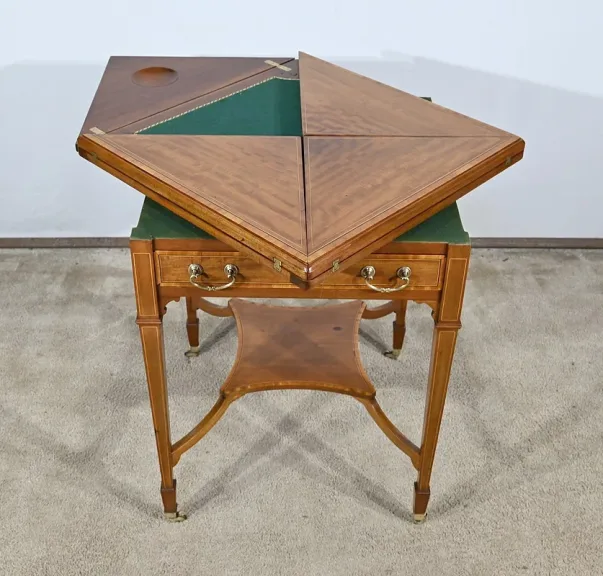 Table à Jeux, dite Mouchoir, en Acajou Blond - 1930