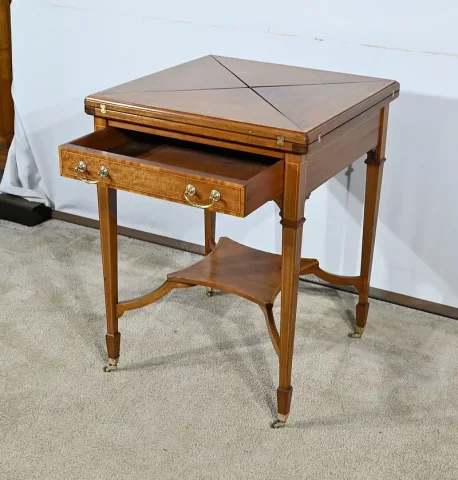 ENVELOPE CARD TABLE
