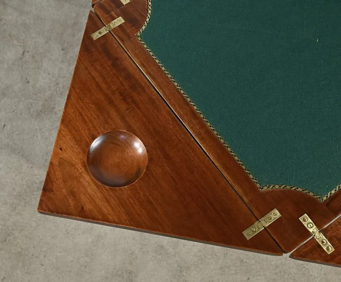 Table à Jeux, dite Mouchoir, en Acajou Blond - 1930