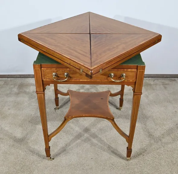 Table à Jeux, dite Mouchoir, en Acajou Blond - 1930
