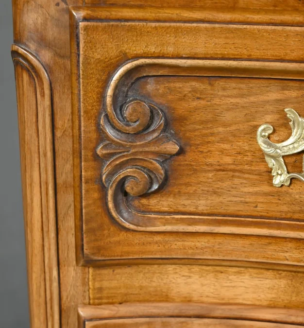 LOUIS XV STYLE CHEST OF DRAWERS