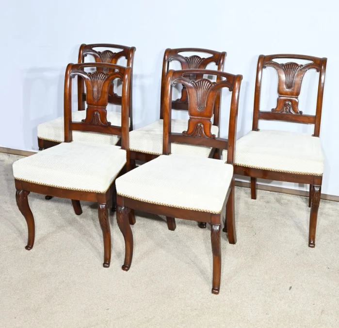 Suite de 5 Chaises en Acajou de Cuba, époque Restauration – Début XIXe