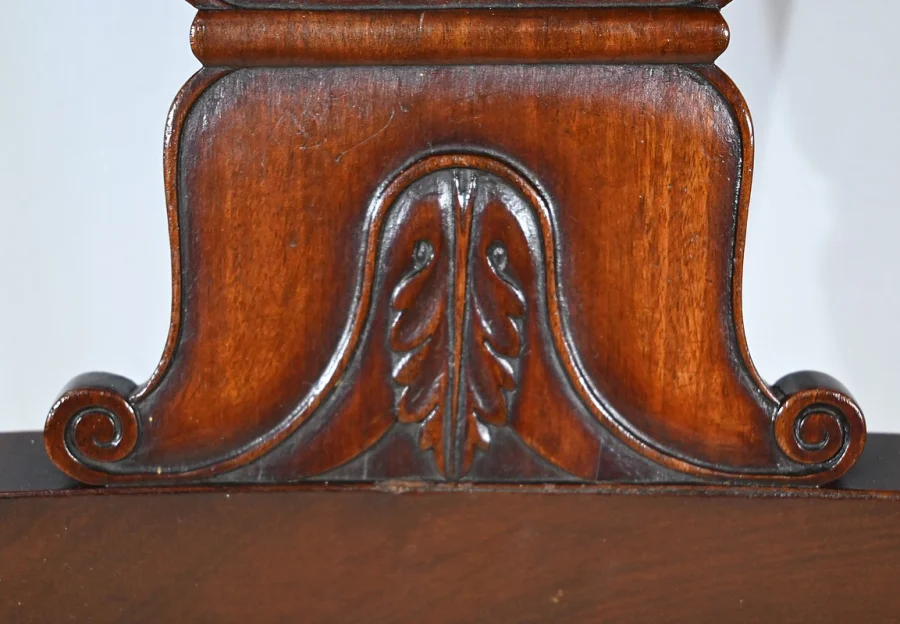 Suite de 5 Chaises en Acajou de Cuba, époque Restauration – Début XIXe