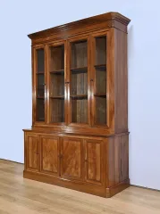 NEGENTIENDE EEUWSE BOEKENKAST