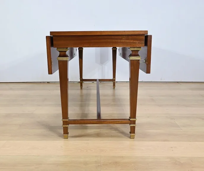 Tisch im französischen Directoire-Stil