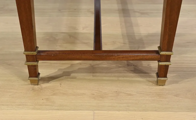 Tisch im französischen Directoire-Stil
