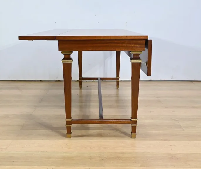 Tisch im französischen Directoire-Stil