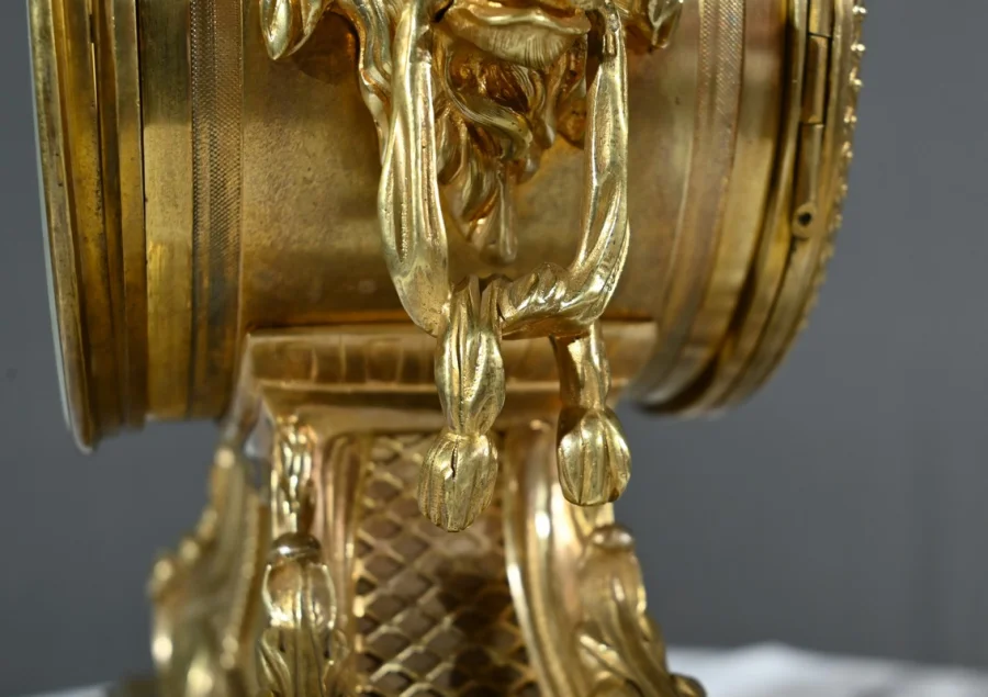 NINETEENTH CENTURY FRENCH CLOCK