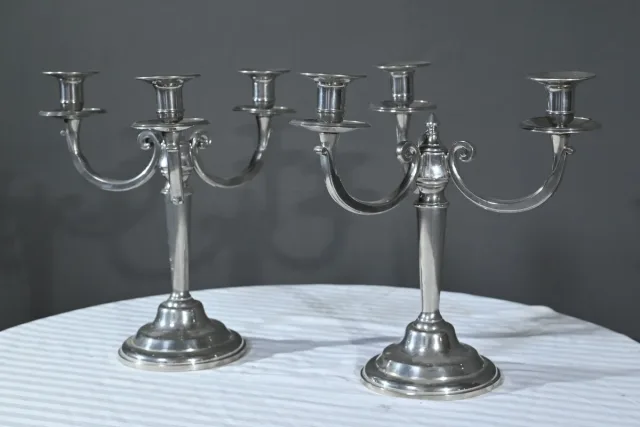PAR DE CANDELABROS DE PELTRE
