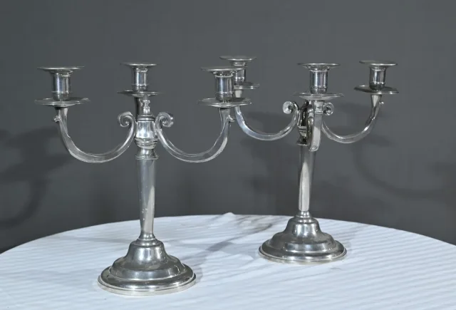 PAR DE CANDELABROS DE PELTRE