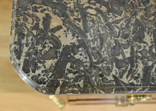 Rare Commode en Acajou, époque Louis XVI – 2ème partie XVIIIe