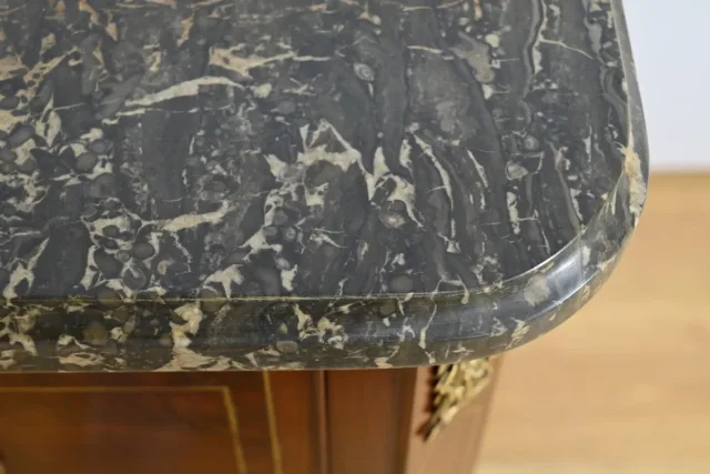 Rare Commode en Acajou, époque Louis XVI – 2ème partie XVIIIe