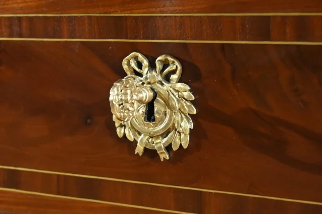 Rare Commode en Acajou, époque Louis XVI – 2ème partie XVIIIe