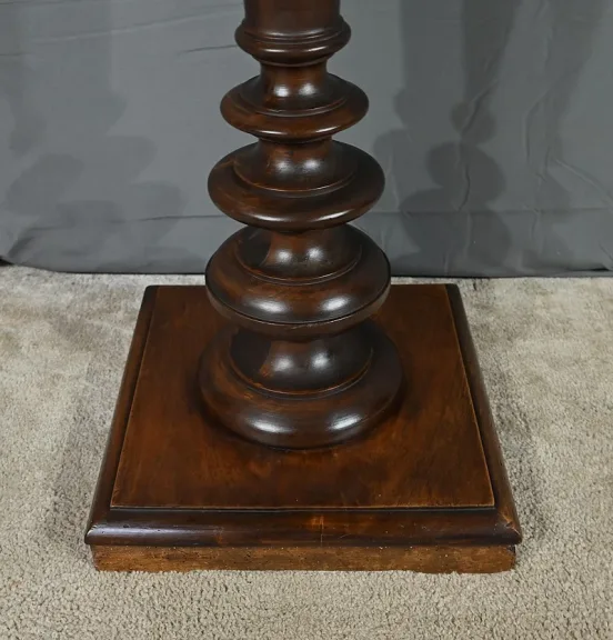 SÄULE AUS WALNUSS UND MARMOR