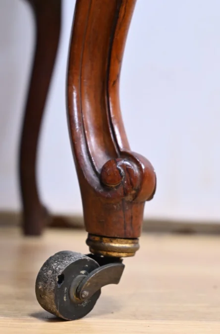 Suite de 4 Chaises en Palissandre, style Louis XV, époque Napoléon III – Milieu XIXe