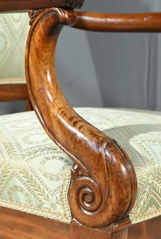 Paire de Fauteuils à Crosses en Acajou, époque Restauration – Début XIXe