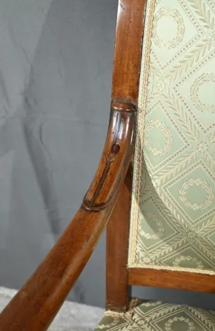 Paire de Fauteuils à Crosses en Acajou, époque Restauration – Début XIXe