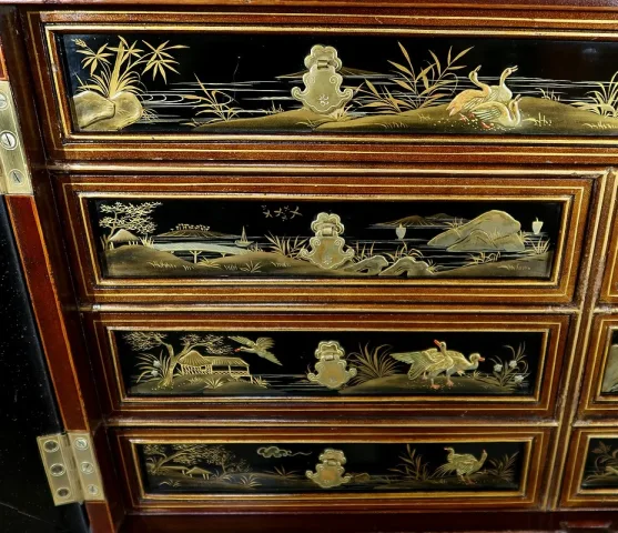 Cabinet Chinois en Bois laqué et Bois peint - Début XXe