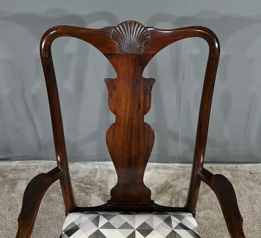 PAIR OF ENGLISH ARMCHAIRS