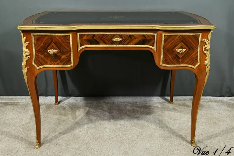 SCHREIBTISCH IM LOUIS XV-STIL