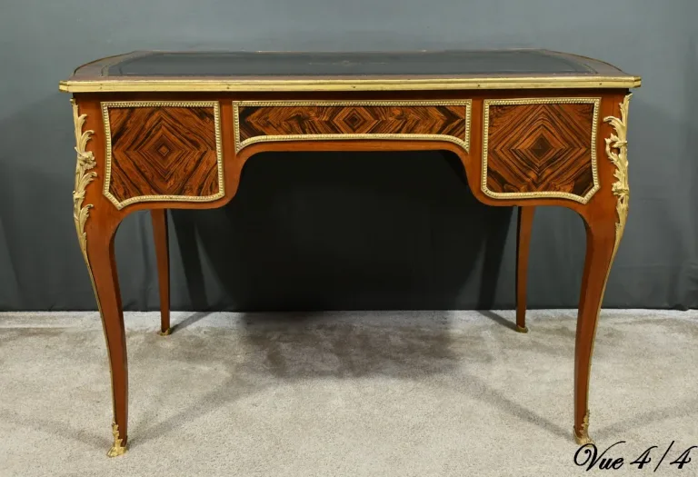 SCHREIBTISCH IM LOUIS XV-STIL