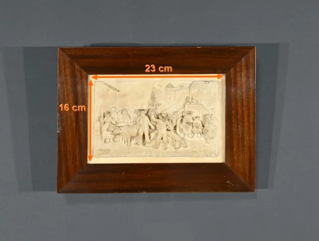 PETRIFIED CALCIUM LOW RELIEF