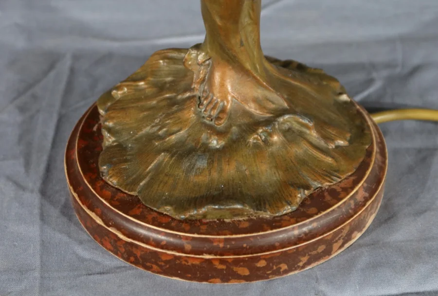 ART NOUVEAU STYLE LAMP