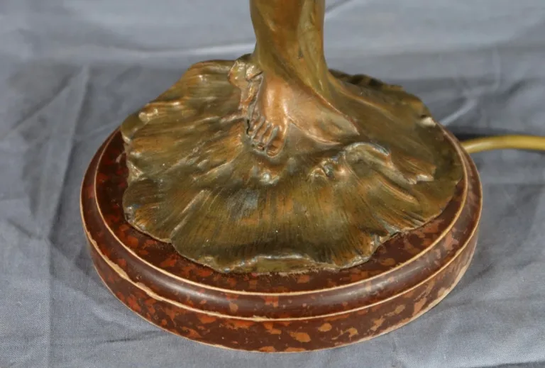 LAMPE IM JUGENDSTIL