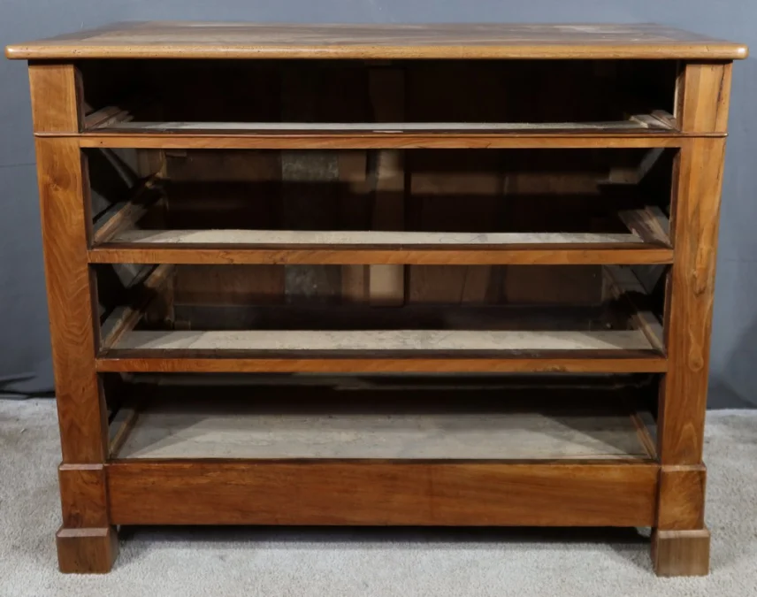 Commode en Noyer, époque Restauration – 1ère Partie XIXe