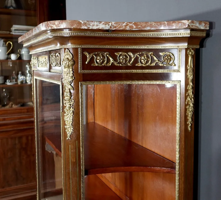 Vitrine en Acajou, style Transition Louis XV / Louis XVI – 1900