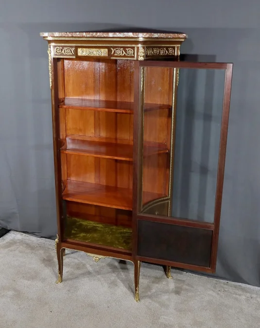 Vitrine en Acajou, style Transition Louis XV / Louis XVI – 1900