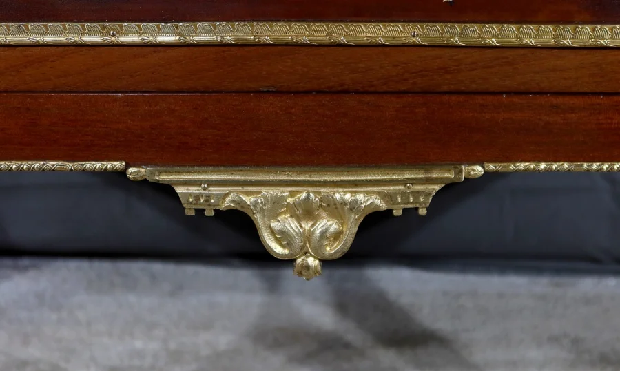 Vitrine en Acajou, style Transition Louis XV / Louis XVI – 1900