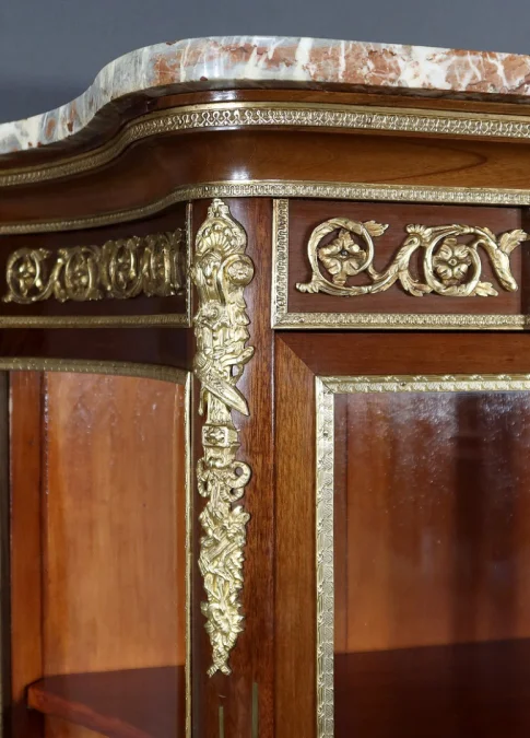 Vitrine en Acajou, style Transition Louis XV / Louis XVI – 1900