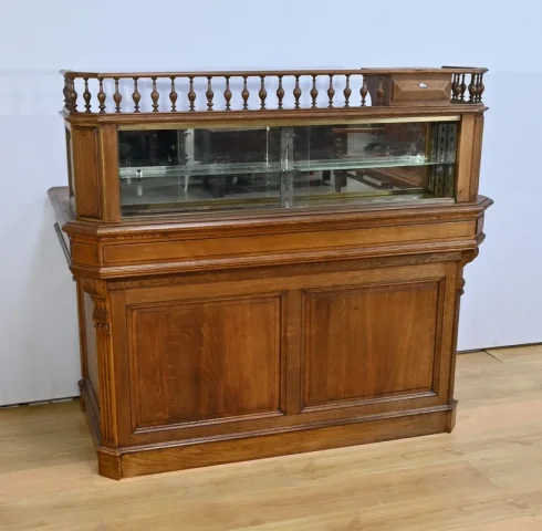 Comptoir d’Apothicaire en Chêne – 1920