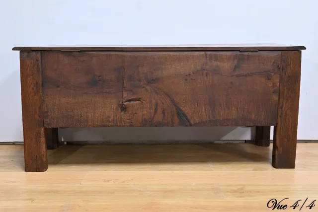 OAK CHEST