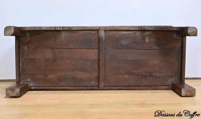 OAK CHEST