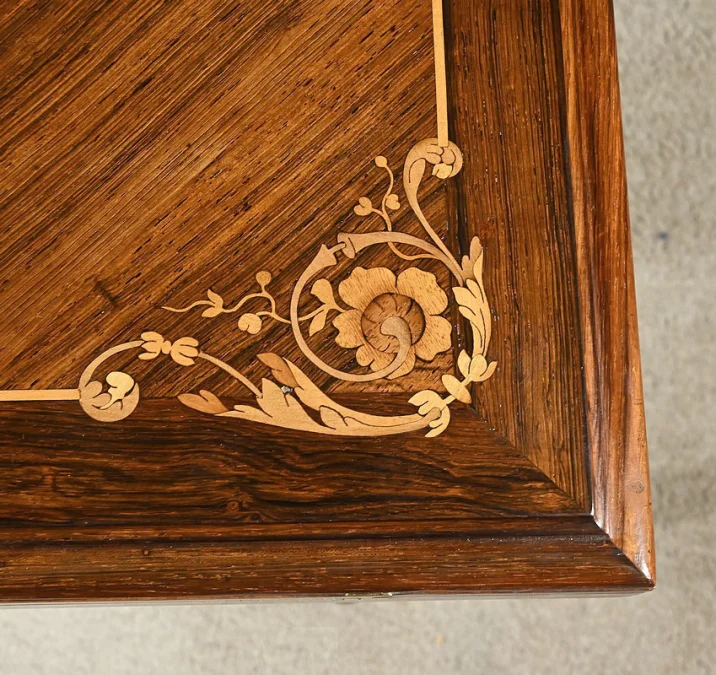 Table à Système en Marqueterie, style Louis XVI – 2ème moitié XIXe