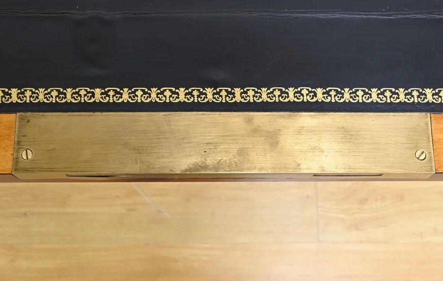 SECRETAIRE CHEST