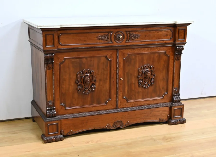 SECRETAIRE CHEST